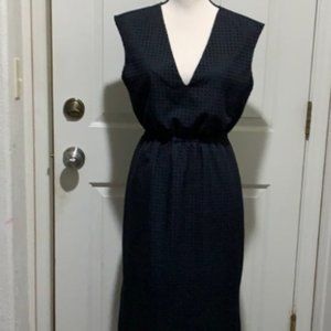 Black Eyelet V-Neck Dess. Sz 4